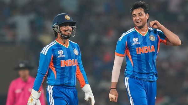 দুরন্ত ছন্দে কিষাণ, তিলকও রান পেলেন, টি২০ বিশ্বকাপের প্রস্তুতি ম্যাচে সঞ্জুকে ছাড়াই ভারতের প্রোটিয়া বধ