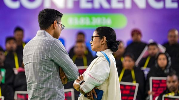 সিইসি জ্ঞানেশ কুমারকে ইমপিচ করার দাবি তুললেন মমতা, জনস্বার্থে একসঙ্গে কাজ করার জোট-বার্তা