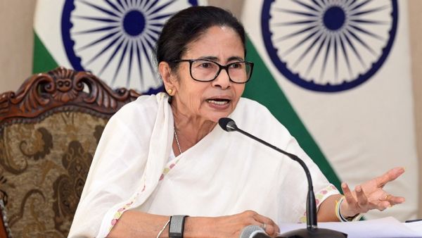 নির্বাচন কমিশনকে টর্চার কমিশন বলে কটাক্ষ মমতার, চূড়ান্ত ভোটার তালিকায় বহু নাম বাদ পড়ার আশঙ্কা