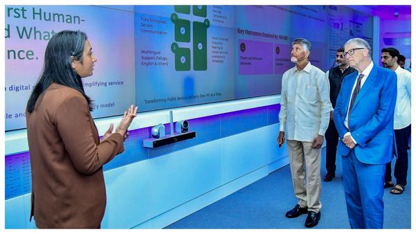 বিল গেটস অন্ধ্রপ্রদেশের মুখ্যমন্ত্রী ও অন্যান্য মন্ত্রীদের সঙ্গে সাক্ষাৎ, প্রযুক্তিনির্ভর পর্যালোচনা