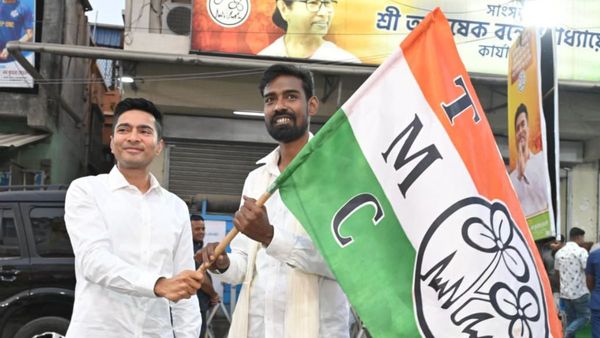 প্রতীকের দলবদল, অভিষেকের হাত ধরেই তৃণমূলে যোগদান একদা বামনেতার