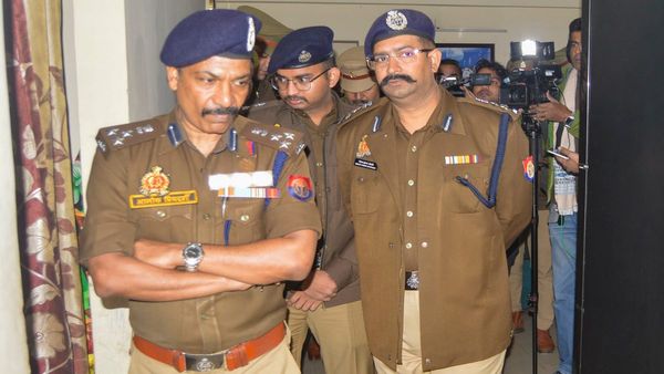 'দুঃখিত বাবা'! অনলাইন গেমের নেশায় ১০তলা থেকে ঝাঁপ, সুইসাইড নোটে শেষ বার্তা তিন বোনের, কী কী লেখা?