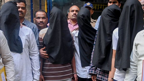 ফের ভারতে সন্ত্রাসী হামলার ছক! বাংলাদেশ-পাক যোগসূত্র, টার্গেটে কোন কোন জায়গা? গ্রেফতার ৮ সন্ত্রাসী