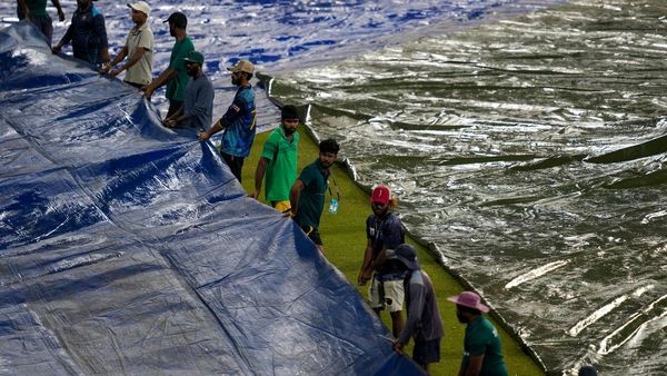 কলম্বোয় ভারত-পাকি ম্যাচে বৃষ্টির পূর্বাভাস! খেলা শুরু হতে পারে দেরিতে অথবা কমতে পারে ওভার? কী বলছে হাওয়া অফিস