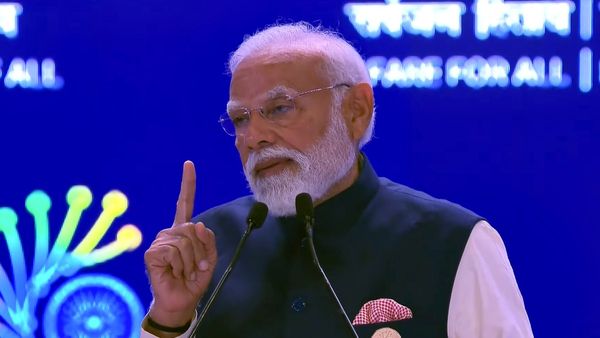 ‘জয় মা কালী’! বঙ্গে নির্বাচনের আগে BJP'র প্রচারে নয়া রূপ, মোদীর আবেগঘন চিঠিতে কী লেখা?