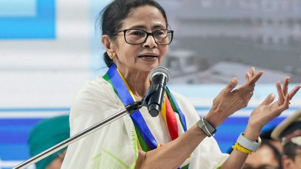 শহরের মোড়ে মোড়ে 'পিঙ্ক বুথ'! নারী নিরাপত্তায় কলকাতা পুলিশের নয়া পদক্ষেপ, ঘোষণা মমতার