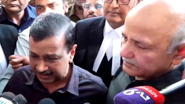 'আমি কোনও দুর্নীতি করিনি'! আবগারি মামলা থেকে রেহাই পেলেন কেজরিওয়াল, আদালত চত্বরেই কেঁদে ফেললেন তিনি