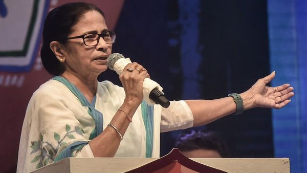 I-PAC বিতর্কে নয়া মোড়! আজ সুপ্রিম কোর্টে রয়েছে মামলার শুনানি, মুখোমুখি রাজ্য সরকার ও ইডি, কী বলবে আদালত?