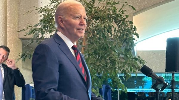 IT-BPO খাতের ভবিষ্যৎ অন্ধকার? মানুষের চেয়েও দক্ষ হবে AI, বিস্ফোরক ভবিষ্যদ্বাণী বিনোদ খোসলার, কী বললেন?