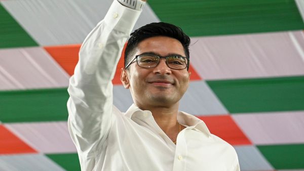 শহরের মানচিত্রে নতুন সংযোজন! বদলে গেল এসপ্ল্যানেডে রাস্তার নাম, কার নামে হল? নেপথ্যে অভিষেক