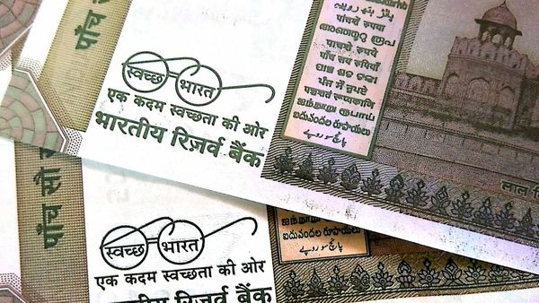 ব্যাঙ্ক গ্রাহকদের বড় স্বস্তি! অনলাইন জালিয়াতি থেকে লোন আদায়, কড়া নিয়ম আনছে RBI, কী কী সুবিধা পাবেন?