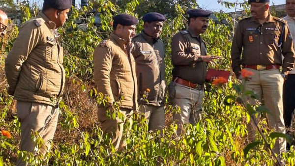 দেওরের সামনেই গণধর্ষণ! ভিডিও করার হুমকি দিয়ে নির্যাতন, নিরাপত্তা নিয়ে প্রশ্নের মুখে প্রশাসন, ঘটনা কী?