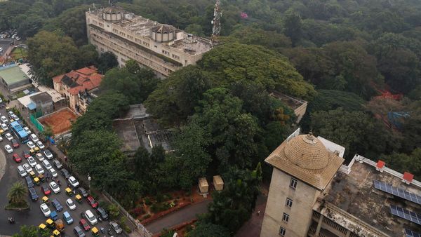 শীতের বিদায় ঘণ্টা? নিম্নচাপের মাঝেই তাপমাত্রা বাড়ার ইঙ্গিত, কী জানাচ্ছে হাওয়া অফিস?