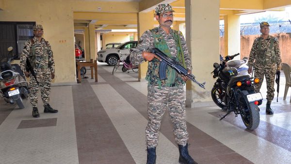 সাতসকালে অ্যাকশন মোডে ইডি! একাধিক জায়গায় চলছে তল্লাশি, কীসের অভিযোগ?