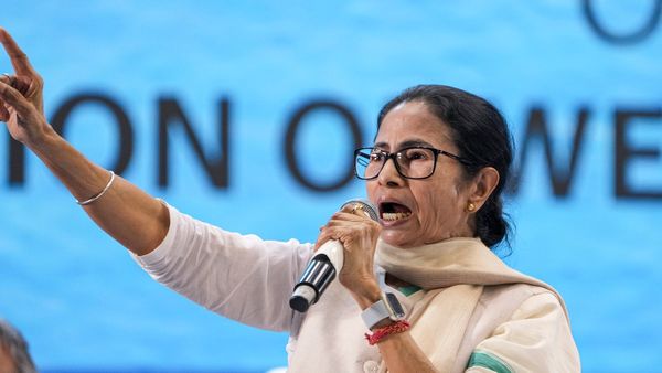 মহারাষ্ট্রে খুন পুরুলিয়ার যুবক! বাংলায় কথা বলাই কী অপরাধ? দৃষ্টান্তমূলক শাস্তি চেয়ে কড়া বার্তা মমতার