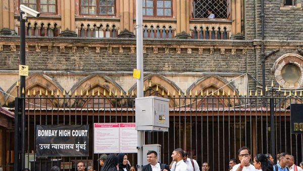 'POCSO' মামলায় বড় রায় হাইকোর্টের! অপরাধ গুরুতর হলেও কমে গেল সাজা, কারণ কী?