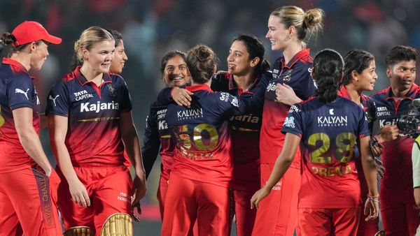 ডব্লিউপিএল খেতাব দ্বিতীয়বার জিতল স্মৃতির আরসিবি, টানা চারবার ফাইনালে হার দিল্লি ক্যাপিটালসের