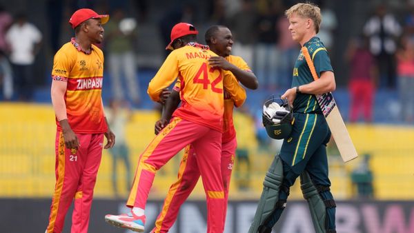 টি২০ বিশ্বকাপের আসরে বড় অঘটন, ১৯ বছর পর ফের অস্ট্রেলিয়াকে হারিয়ে দিল জিম্বাবোয়ে