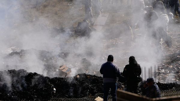 কলোম্বিয়ায় ভয়াবহ বিমান দুর্ঘটনা! ১২৫ জন নিয়ে ভেঙে পড়ল সামরিক বিমান, মৃত ৬৬ জন, নিখোঁজ আরও অনেকে