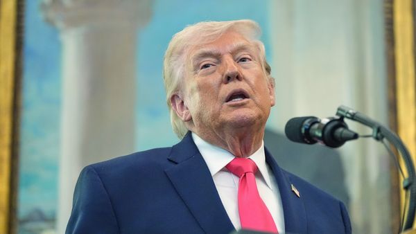 ইরান ইস্যুতে নয়া মোড়! ১০ দিনের জন্য হামলা স্থগিতের সিদ্ধান্ত ট্রাম্পের, জল্পনা তুঙ্গে