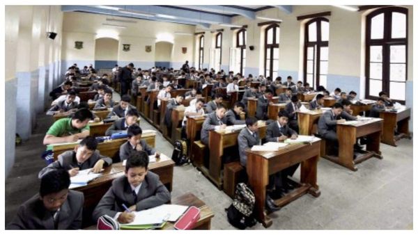 দিল্লির তিন স্কুলে বোমা হুমকির ই মেল, সকালেই তৎপর পুলিশ ও দমকল, চিরুনি তল্লাশি শুরু