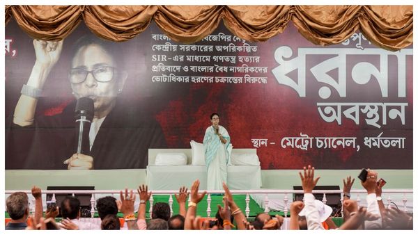 ধর্মতলার ধর্না থেকে কেন্দ্রকে নিশানা, বিজেপিকে আক্রমণ মমতার