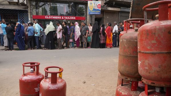এলপিজির কালোবাজারি রুখতে কঠোর অভিযান শুরু কলকাতা পুলিশের, চলছে নজরদারি