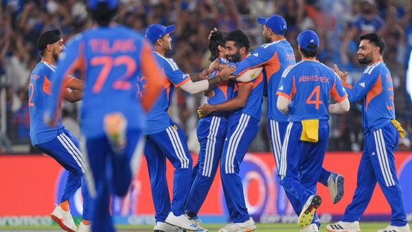 নরেন্দ্র মোদী স্টেডিয়ামেই নজির গড়ে টি২০ বিশ্বকাপ দখলে রাখল ভারত, সব বিভাগে ধরাশায়ী নিউজিল্যান্ড