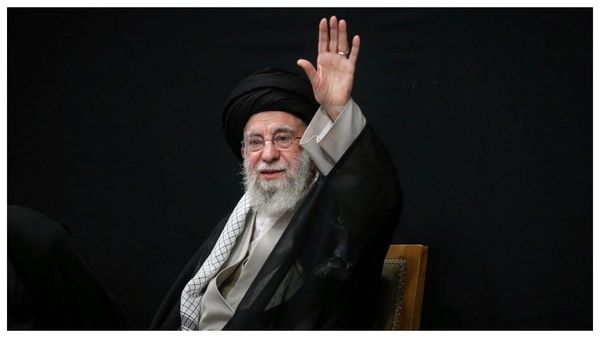 খামেনিকে হত্যার ছক ৯০ দিন আগেই! বিস্ফোরক দাবি ইজরায়েলের প্রতিরক্ষা মন্ত্রীর