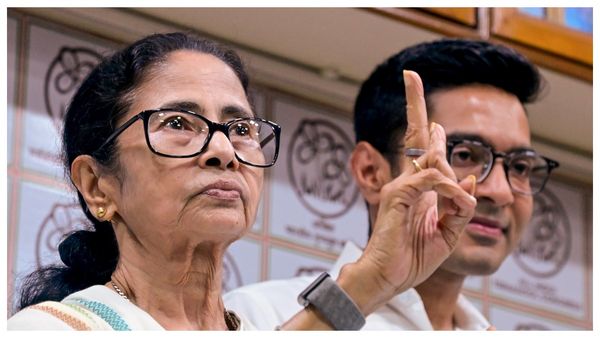 তৃণমূলের বিধানসভা কমিটি, ভোটের প্রস্তুতি নাকি নেতৃত্বের ভারসাম্য?