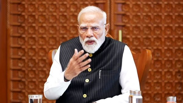 যুদ্ধের আবহে মুখ্যমন্ত্রীদের সঙ্গে বৈঠক মোদীর, ভোটমুখী রাজ্যগুলির মুখ্য সচিবদের নিয়ে হবে আলোচনা