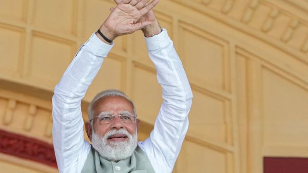 রাষ্ট্রপতির সঙ্গেই আদিবাসী ও দেশের সংবিধানকে অসম্মান করেছে তৃণমূল, 'নির্মম সরকার' কটাক্ষে বিঁধে মন্তব্য মোদীর