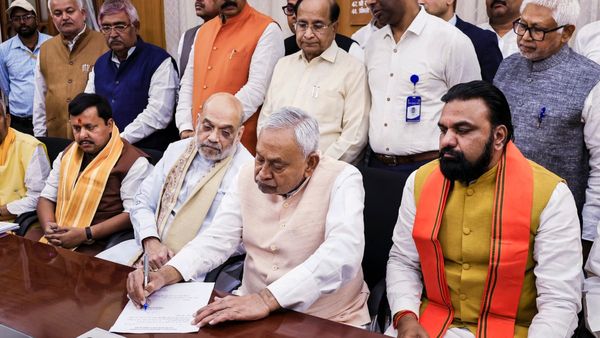 নীতীশের জমানা বিহারের সোনালি অধ্যায়, রাজ্যসভায় স্বাগত জানিয়ে মন্তব্য শাহের, হাইজ্যাক-খোঁচা তেজস্বীর