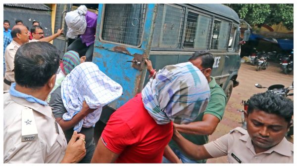 ভোটের আগে বড়সড় সাফল্য, বিহার থেকে বাংলায় অস্ত্র পাচার রুখল পুলিশ