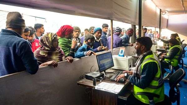 রেলের টিকিট বুকিংয়ে বড় পরিবর্তন! আসছে নতুন রিজার্ভেশন সিস্টেম, কী সুবিধা পাওয়া যাবে? জেনে নিন