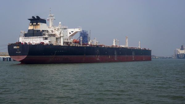 'বন্ধু ভারতের' আরও দুটি এলপিজি ট্যাঙ্কার জাহাজ হরমুজ পারের অনুমতি ইরানের