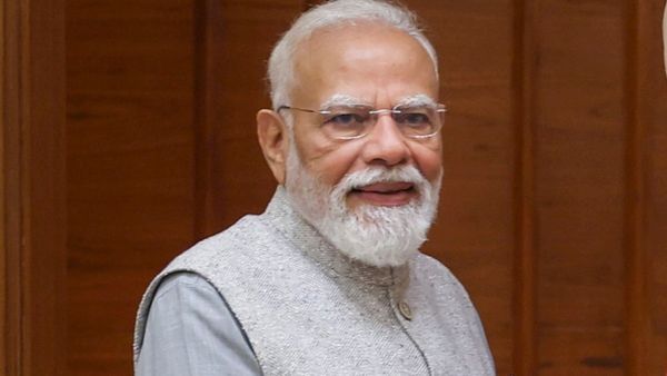 পশ্চিম এশিয়ার অশান্তি নিয়ে কূটনৈতিক আলোচনা! মোদীর সঙ্গে ফের ফোনালাপে ইরানের প্রেসিডেন্ট, কী বার্তা তেহরানের?