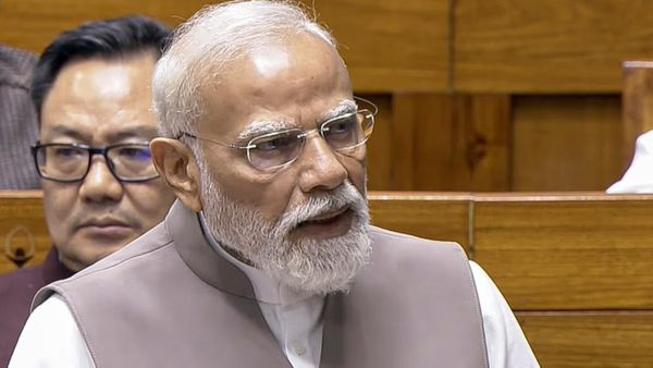 বিশ্বজুড়ে অস্থিরতা! করোনা মহামারির উদাহরণ টেনে লোকসভায় দেশবাসীকে বার্তা মোদীর, কী বললেন?