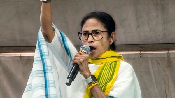 'আবারও লকডাউন করে সবাইকে লাইনে দাঁড় করাবে', মোদী সরকারকে তোপ মমতার, কী বললেন?