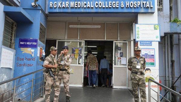 নজরদারির অভাবেই দুর্ঘটনা! আরজি কর লিফ্‌টকাণ্ডে গাফিলতি স্বীকার বিধায়ক অতীন ঘোষের, তদন্তে নেমেছে পুলিশ