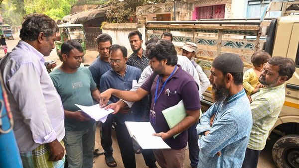 বিবেচনাধীন ভোটারদের মধ্যে কতজনের নিষ্পত্তি? নতুন করে বাদই বা গেল কতজনের নাম? কী জানাল কমিশন