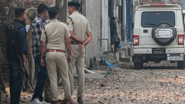 আবার ছেলেধরা আতঙ্ক! আটক উত্তরপ্রদেশের যুবক, সীমান্ত গ্রামে শুরু তীব্র উত্তেজনা