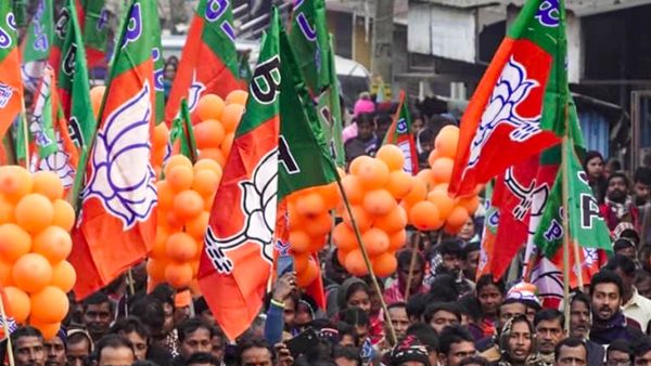 বিজেপির 'পরিবর্তন যাত্রা' ঘিরে উত্তেজনা! গাড়ি ভাঙচুরের অভিযোগে কোচবিহারে মুখোমুখি বিজেপি-তৃণমূল