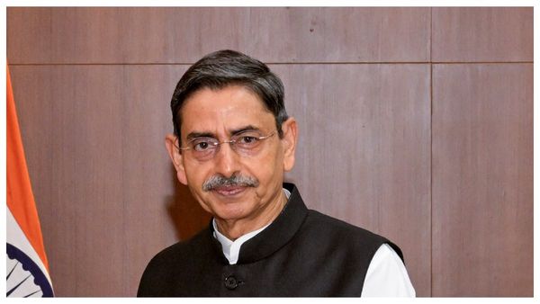 ভোটের আগে সক্রিয় লোকভবন, নতুন মুখ্যসচিব, স্বরাষ্ট্র সচিবকে ডেকে পরিস্থিতি জানলেন রাজ্যপাল