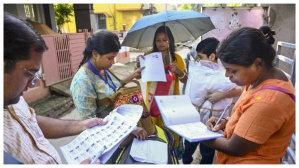 ৭৩২ বিচারক নিয়ে পশ্চিমবঙ্গে ভোটার তালিকার তথ্যগত অসঙ্গতি সমাধান, কমিশনের তৎপরতা