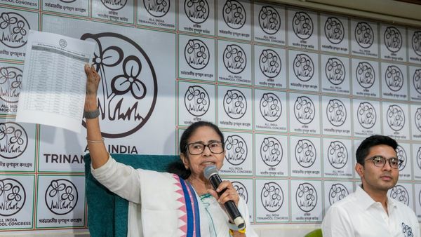 উত্তরবঙ্গে তিন আসনে লড়বে না তৃণমূল, গৌতম দেব শিলিগুড়িতে, প্রার্থী হলেন শিবশঙ্কর, স্বপ্না