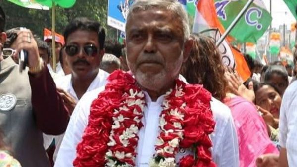 দেবাশিস কুমারের বাড়িতে আয়কর দফতরের হানা, ভোটের মুখে অস্বস্তিতে রাসবিহারীর তৃণমূল প্রার্থী
