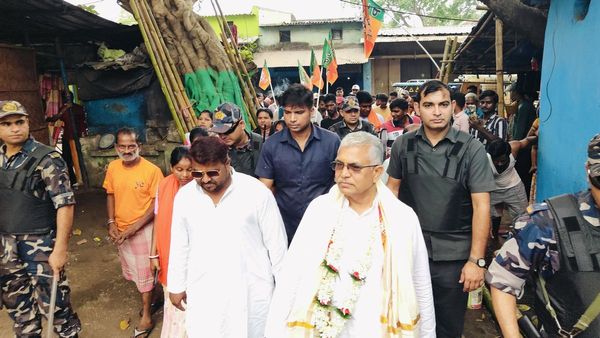'শান্তিপূর্ণ ভোট হচ্ছে, পরিবর্তন হবেই', ভোট দিয়ে বেরিয়ে আত্মবিশ্বাসী দিলীপ ঘোষ