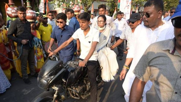 খোদ ভবানীপুরেই মমতাকে সভা করতে দিল না বিজেপি? ক্ষুব্ধ মুখ্যমন্ত্রী সভা না করেই এলাকা ছাড়লেন