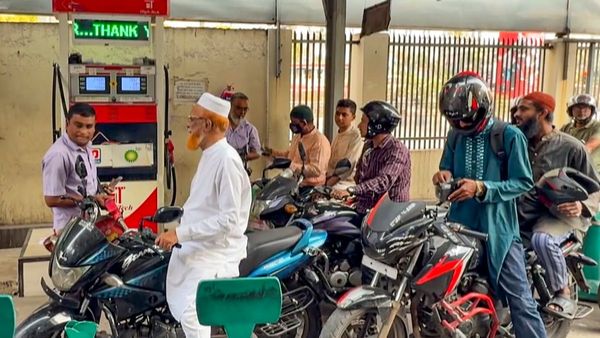 জ্বালানি সংকট! বাংলাদেশে অফিস ও দোকানের সময় কমানোর পাশাপাশি বিয়ের আলোকসজ্জাতেও বিধিনিষেধ